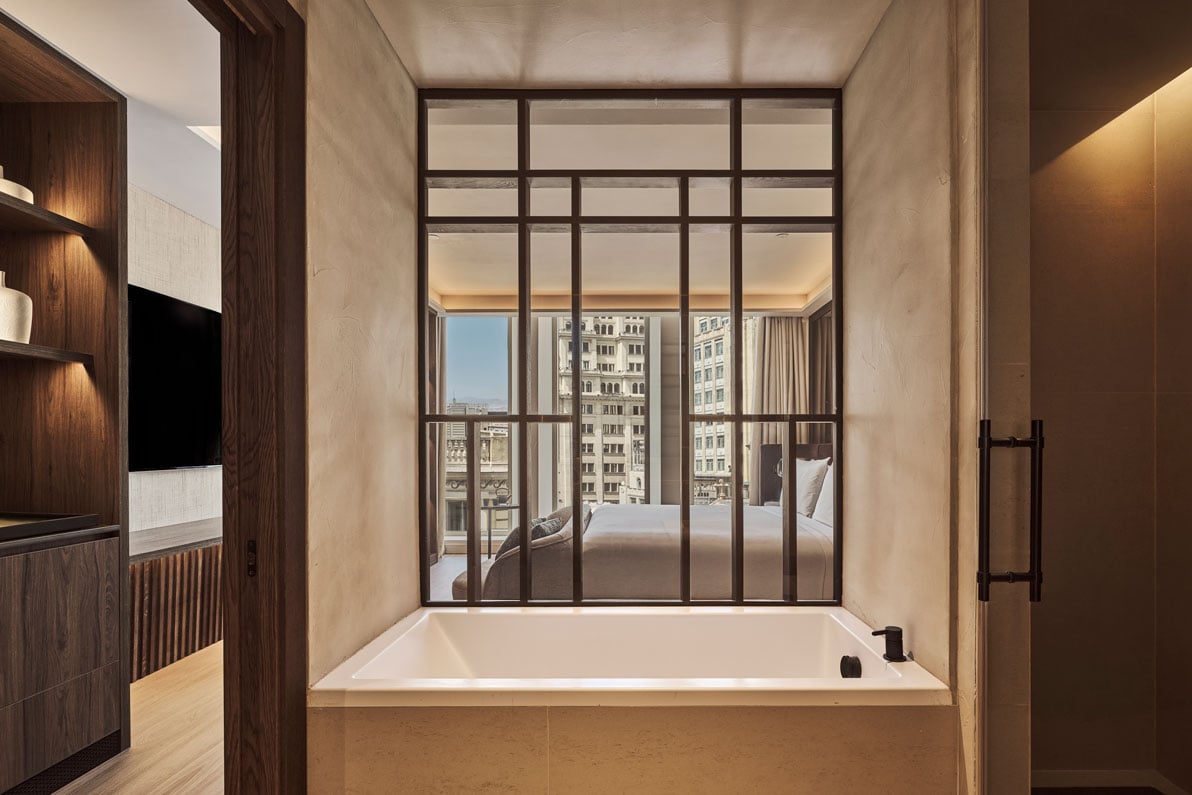 view of the tub in the premium room city view