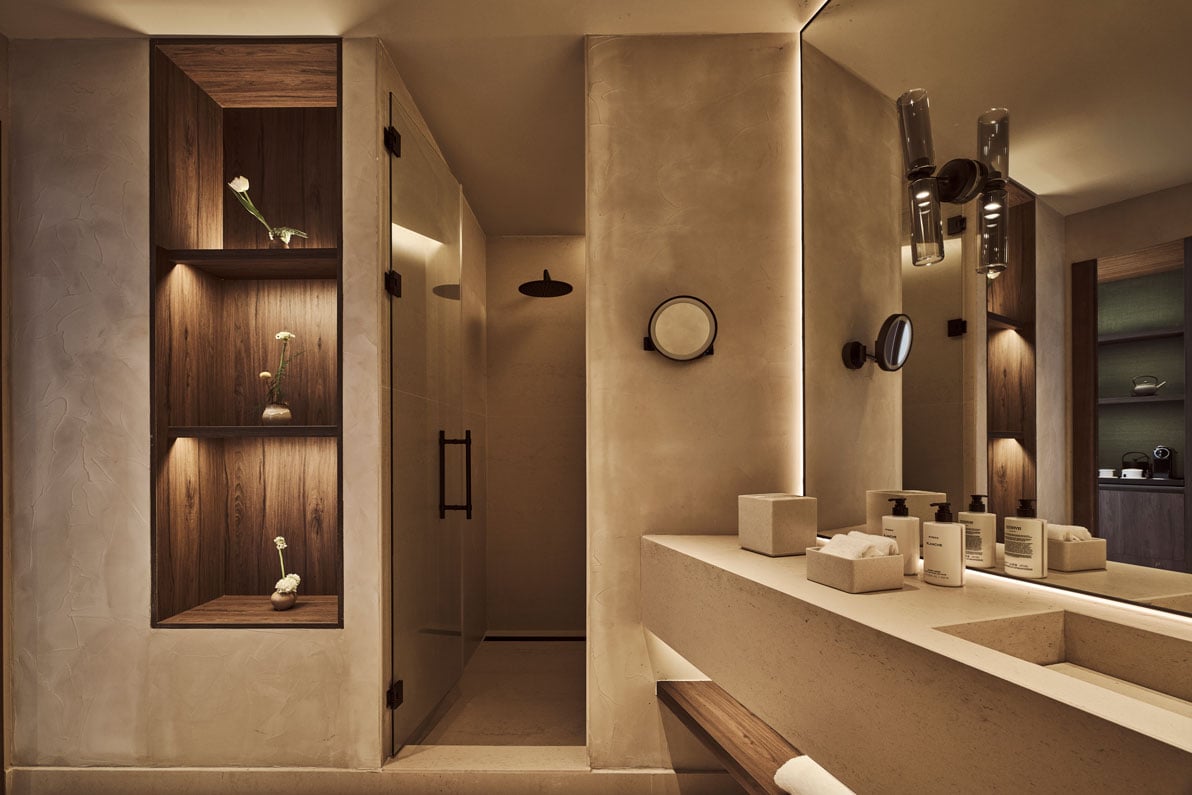 the bathroom of yuhi suite